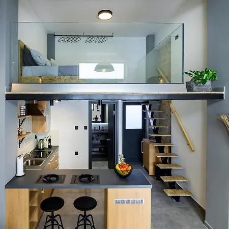 Loft 1 *